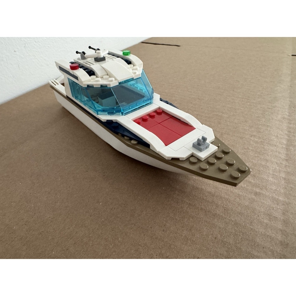 LEGO City De Luxe Boat with Windscreen from 60222 Harbor Diving Yacht Set Floats
